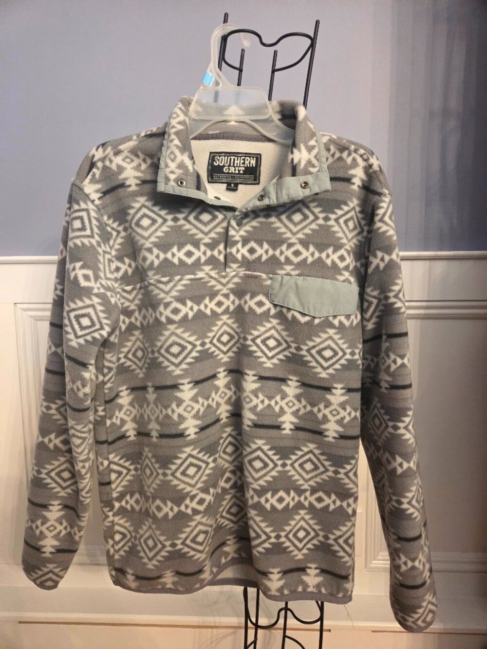 Southern Grit Western Aztec Pullover Fleece 3 Button Snaps